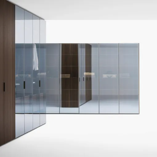 Armadio Freedhome con ante battenti in vetro e legno di Caccaro