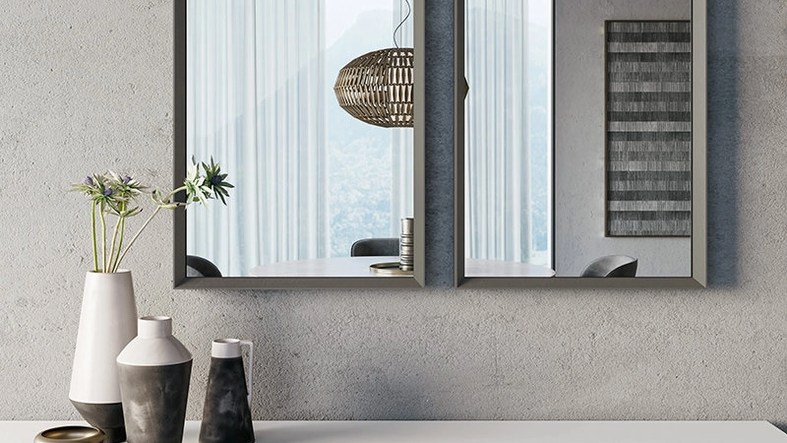 Specchio Slash con cornice in laccato di Dall'Agnese