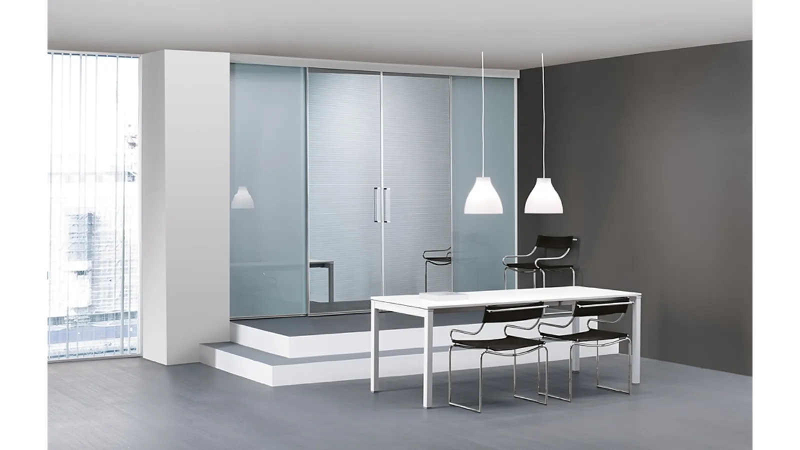 Armadio Ante Scorrevoli 03 in cristallo laccato grigio e specchi dogati di Pozzi Armadi