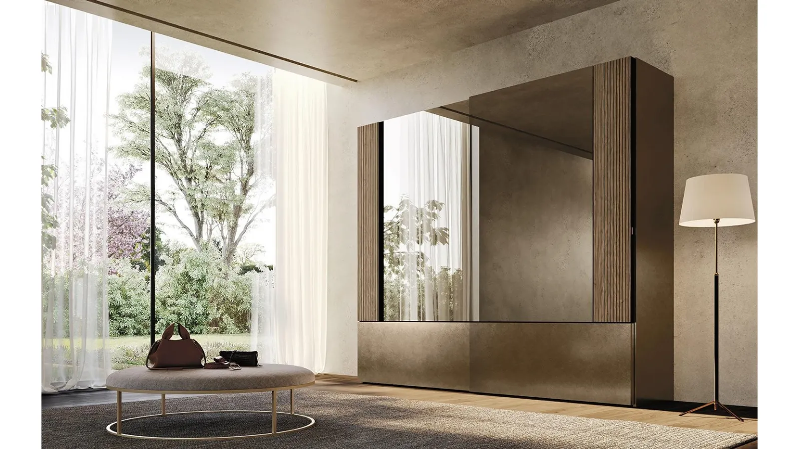 Armadio con ante scorrevoli in laccato ottone e specchio centrale Comp N28 di Mobilgam