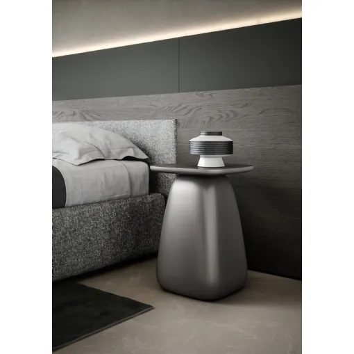 Comodino Cliff in poliuretano laccato di Novamobili