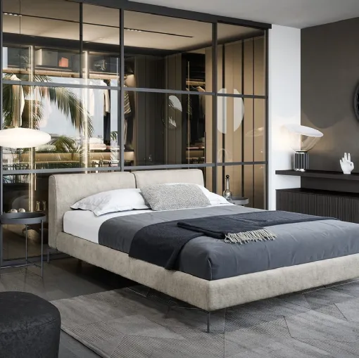 Letto in tessuto imbottito Margot di Novamobili