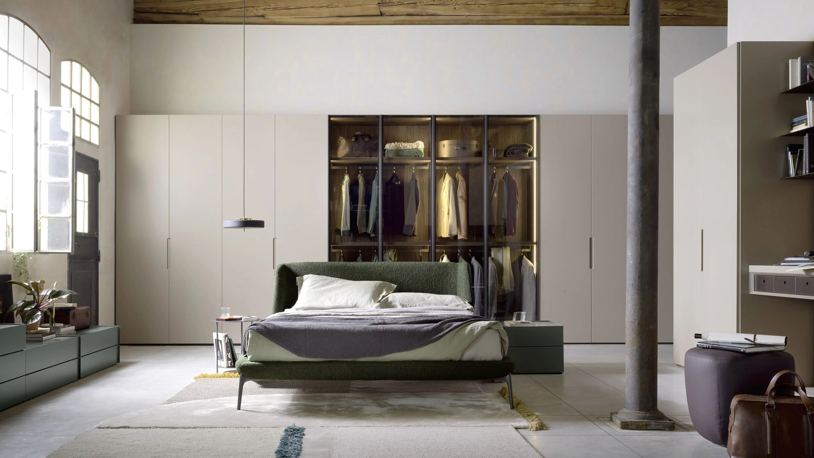 Letto in tessuto con testiera avvolgente Velvet di Novamobili