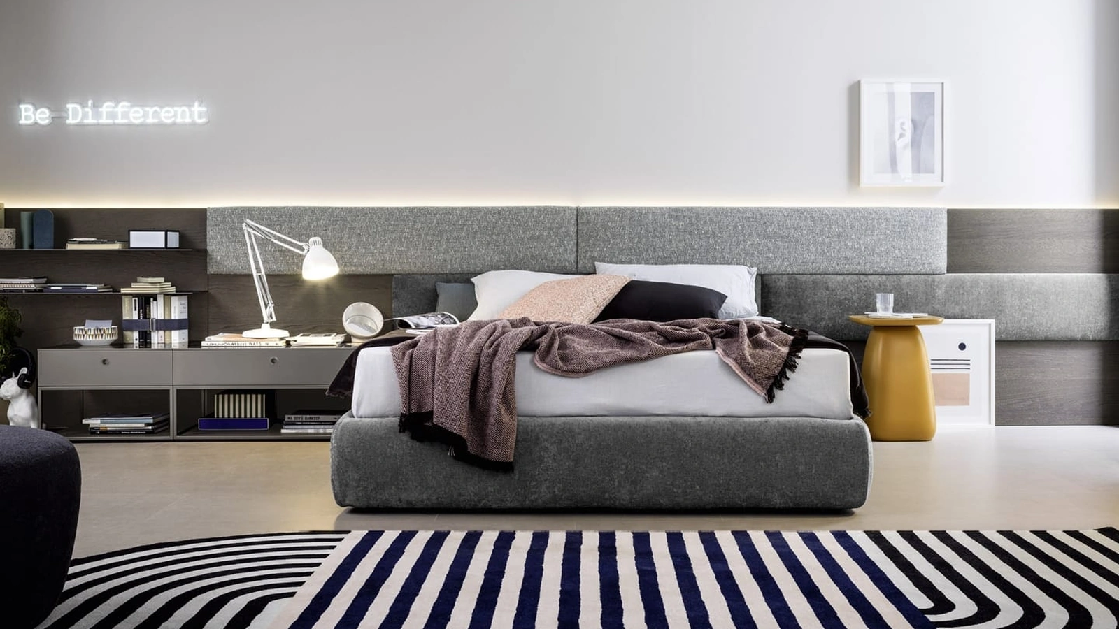 Letto Testiera Space in legno e tessuto di Novamobili