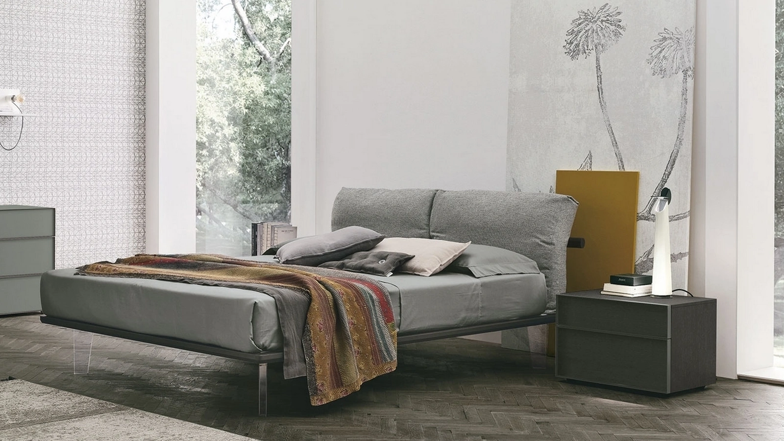 Letto Piuma con testiera in tessuto imbottito di Tomasella