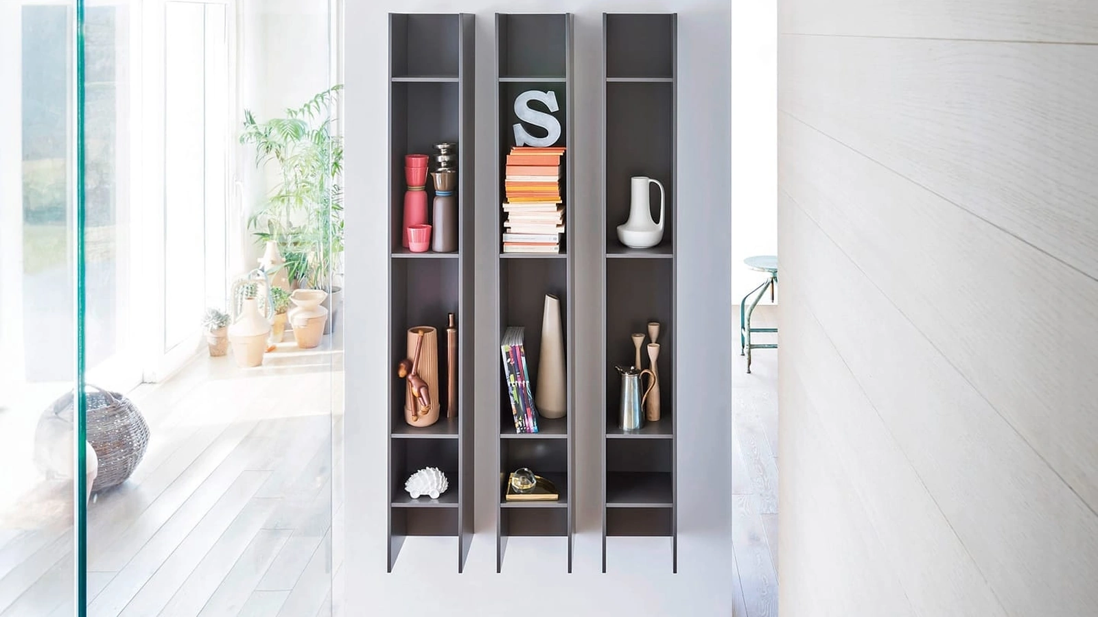 Libreria sospesa Butterfly di Novamobili