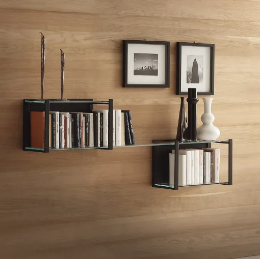 Libreria sospesa Icon 04 in metallo e vetro di Ponti Terenghi