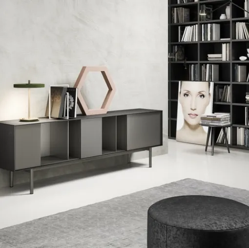 Madia Reverse in laccato opaco di Novamobili