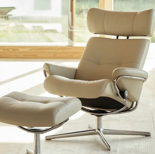 Poltrona relax in pelle Berlin Basso con poggiatesta di Stressless