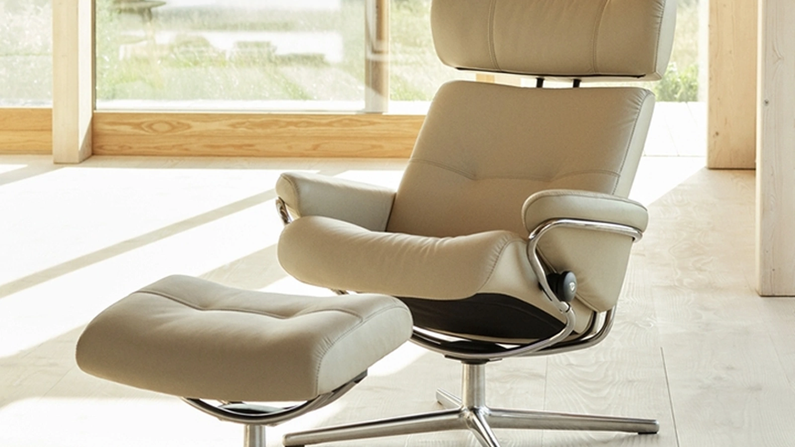 Poltrona relax in pelle Berlin Basso con poggiatesta di Stressless
