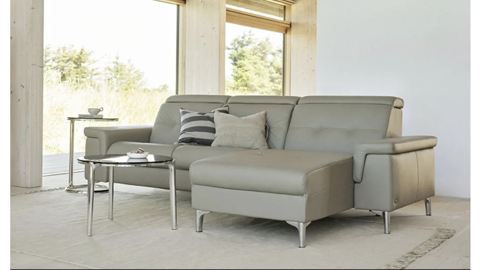 Divano relax con penisola Anna A2 in tessuto di Stressless