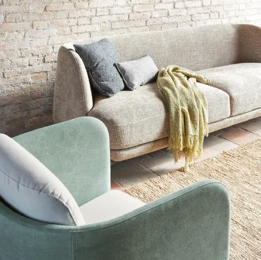 Divano lineare Velvet in tessuto di Novamobili