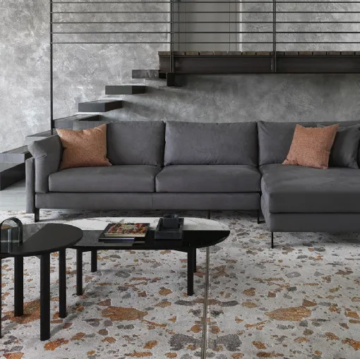 Divano in tessuto con penisola e piedini minimalisti in metallo Meridien di Calligaris