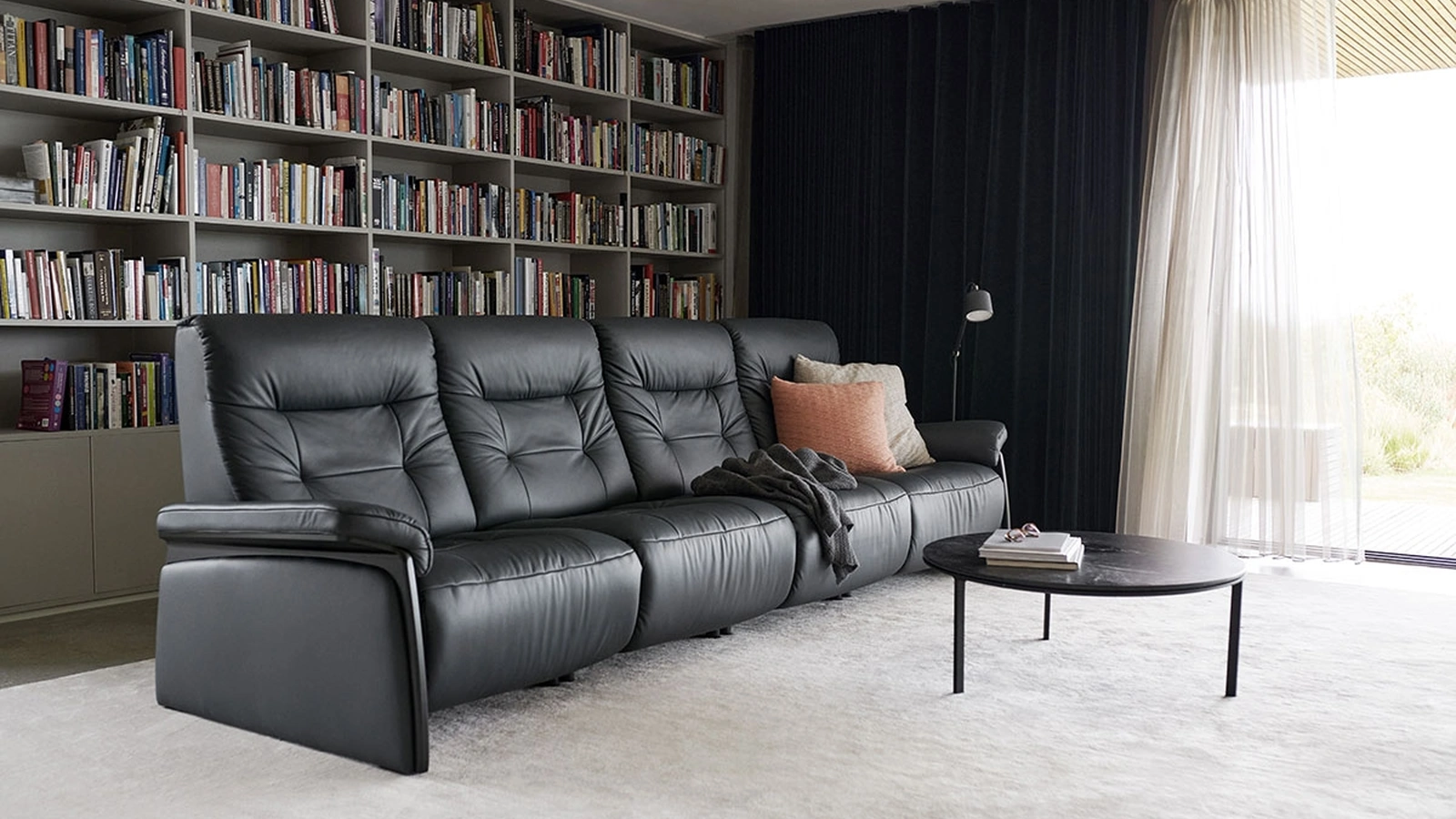 Divano relax in pelle Mary Wood di Stressless