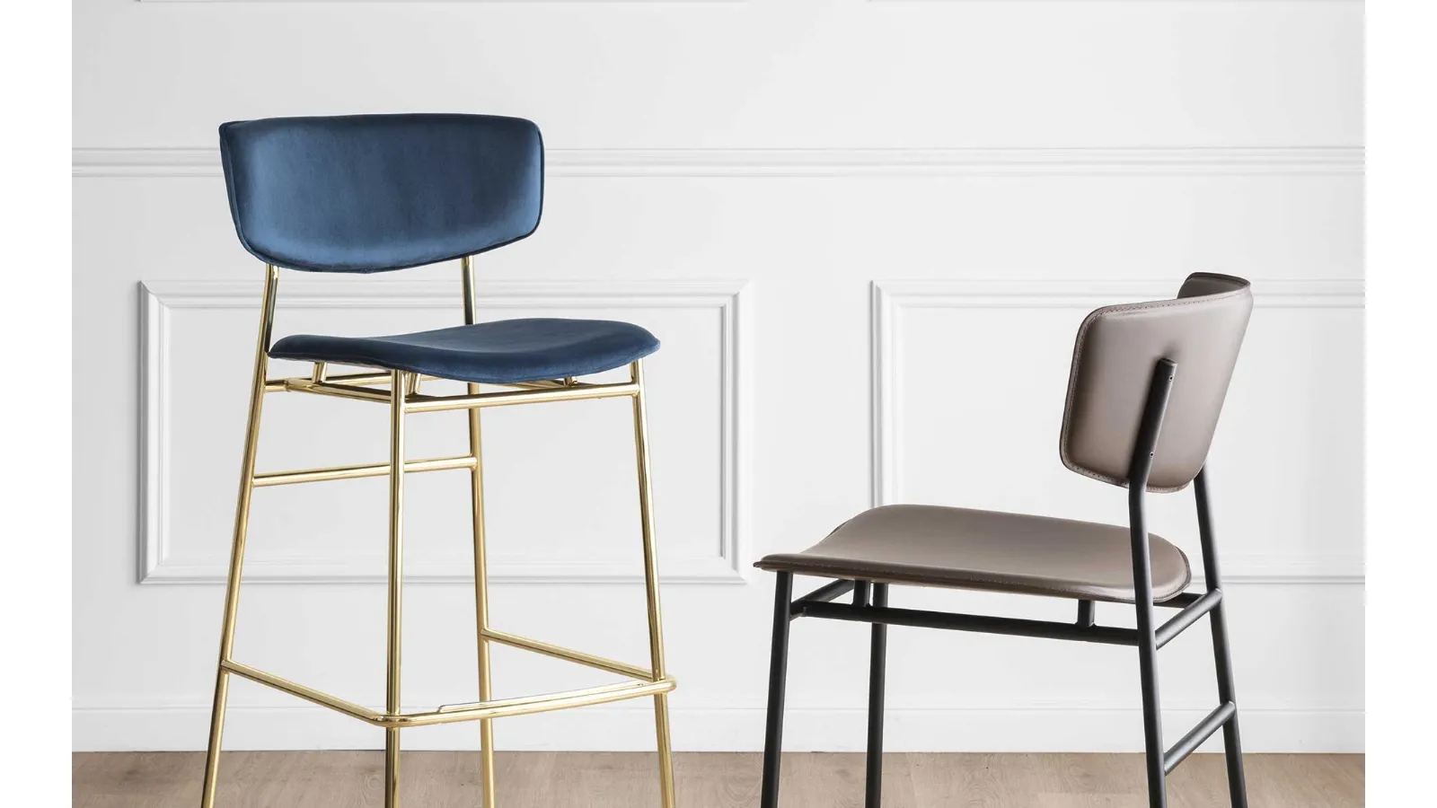 Sgabello con struttura in metallo e seduta in tessuto o ecopelle Fifties di Calligaris