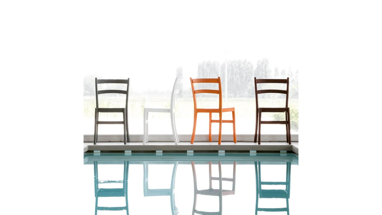 Sedia impilabile in polipropilene Amalia di Ponti Terenghi