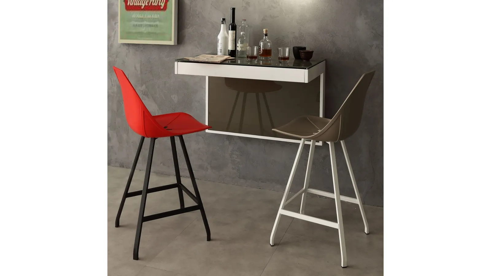 Sgabello in polipropilene e metallo Sam di Ponti Terenghi