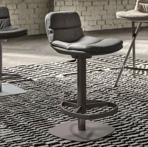 Sgabello imbottito Marlon di Ozzio