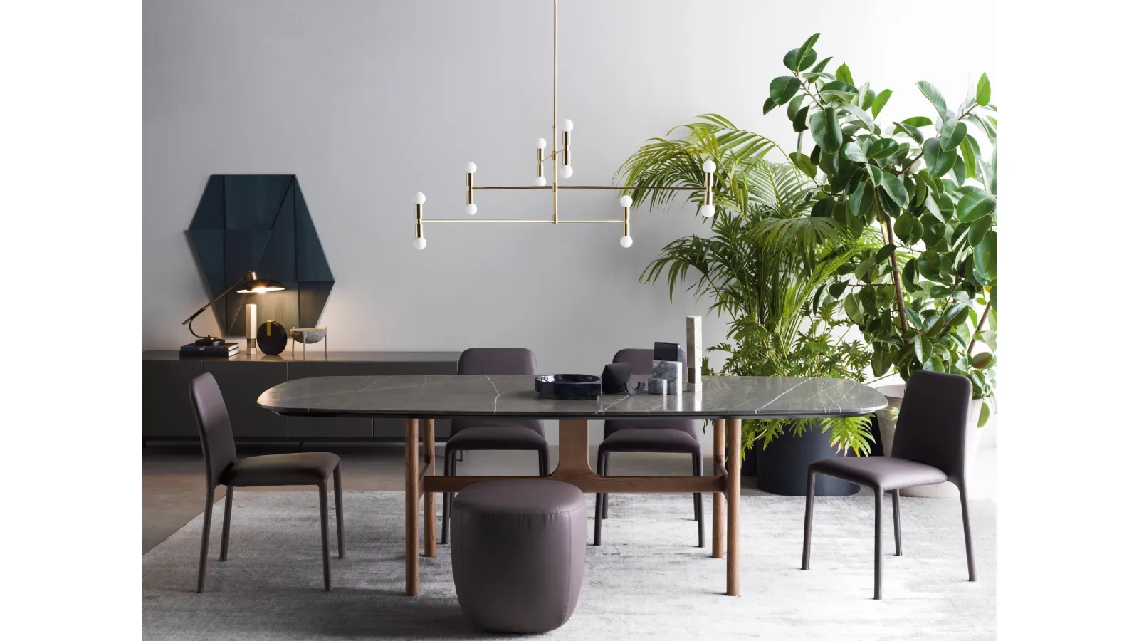 Tavolo Torii con top in marmo Grigio e base in legno di Novamobili