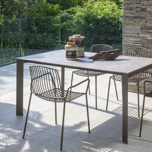 Tavolo Scirocco con top in HPL di Altacom