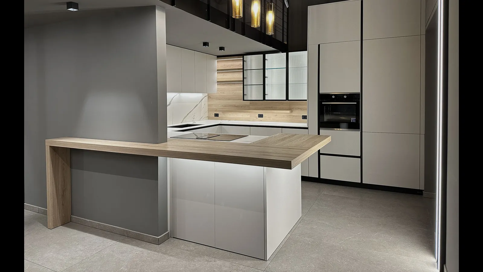 Cucina Moderna D23 in vetro laccato Bianco di Doimo Cucine
