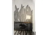 Carta da parati con foglie stilizzate monocolore Flying in the meadow re-edition di London Art