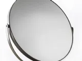 Specchio orientabile con cornice in ottone Afrodite di Porada
