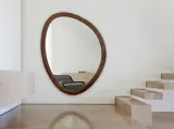 Specchio con cornice in noce massello Giolo di Porada