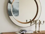 Specchio Miss Tondo con cornice in legno di Porada