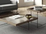 Tavolino con top in legno e struttura in metallo Terry di Doimo Salotti