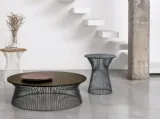 Tavolino Brigitte con struttura in metallo e top in materico rovere carbone di Tomasella