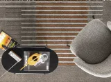 Tappeto che si ispira alle grafiche razionaliste del 900 in chiave contemporanea Uptown di Calligaris