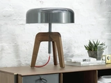 Lampada da tavolo in legno Pileo di Porada