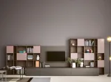Parete attrezzata con libreria Wall 12 01 in laccato opaco di Novamobili