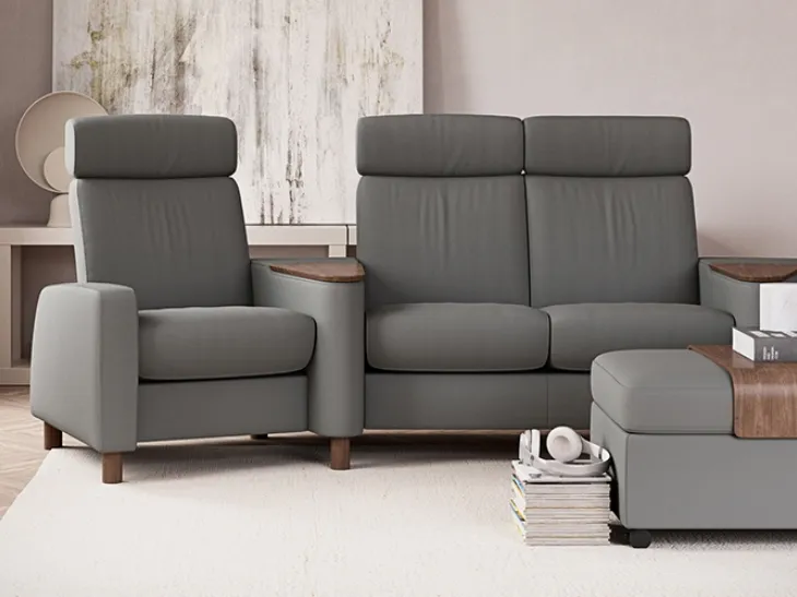 Divano lineare in tessuto con particolari in legno Arion 19 A10 di Stressless