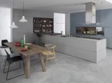 Cucina Design con penisola Surface in Ecomalta, Noce Canaletto e Acciaio di Key Cucine